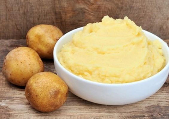  Khoai tây là nguyên liệu tối ưu nhất để giảm thâm cho các vùng da nhạy cảm