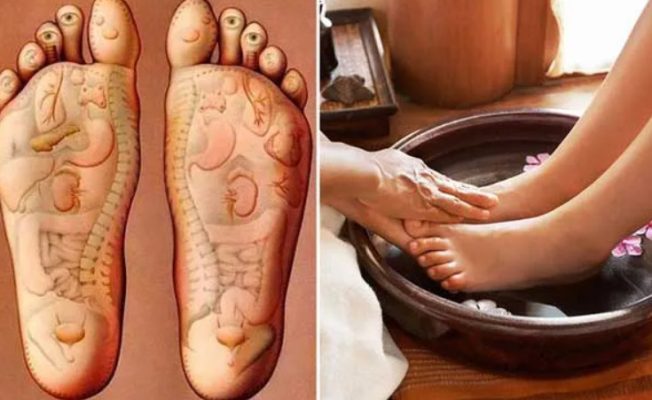 Ngâm chân với nước ấm hàng ngày rất tốt cho người bị tử cung lạnh