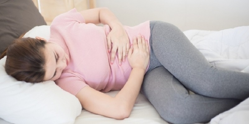 Tử cung lạnh có triệu chứng đau bụng nhiều trong kỳ kinh